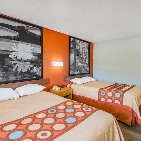 Super 8 By Wyndham Waynesburg Hotel Buitenkant foto