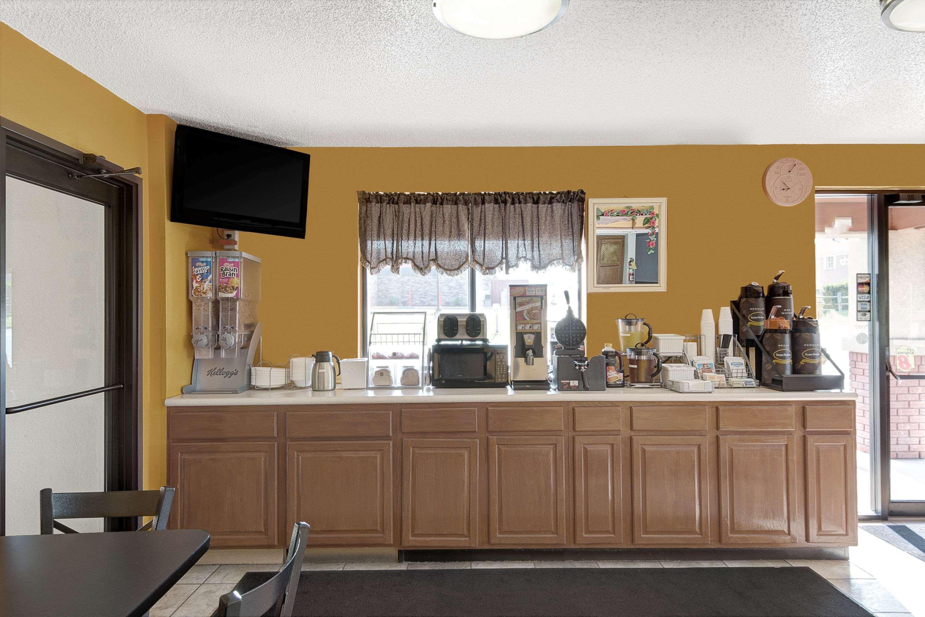 Super 8 By Wyndham Waynesburg Hotel Buitenkant foto