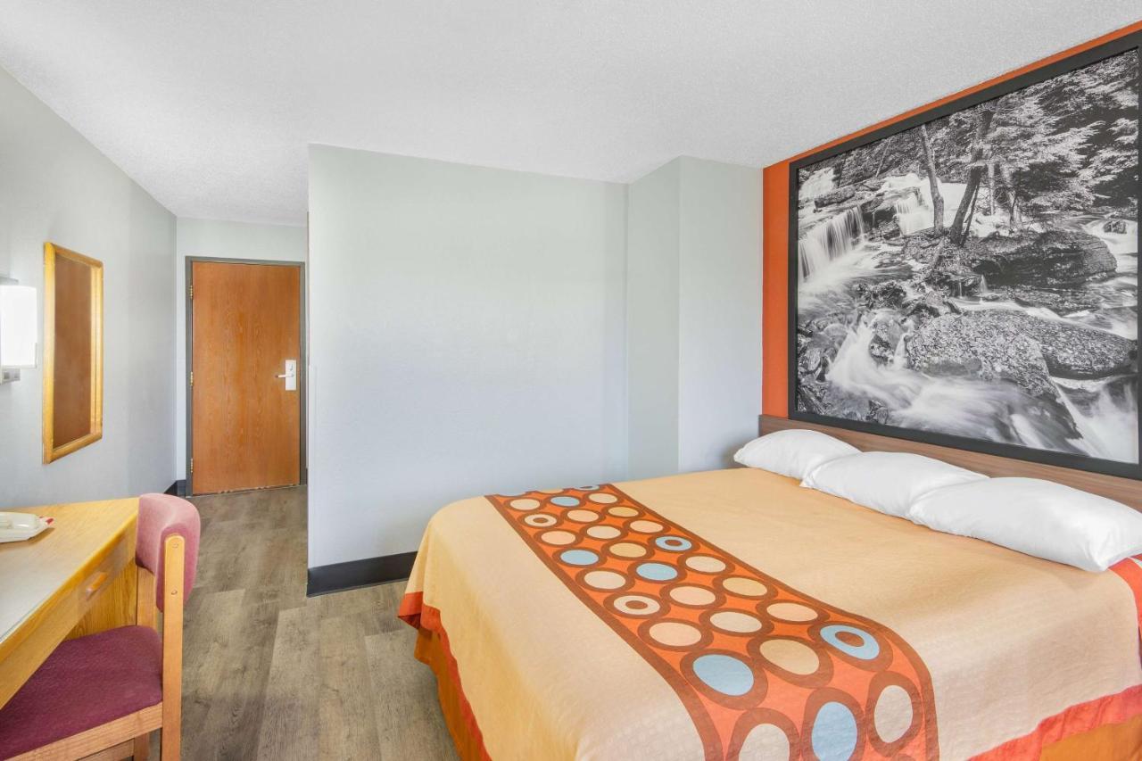 Super 8 By Wyndham Waynesburg Hotel Buitenkant foto