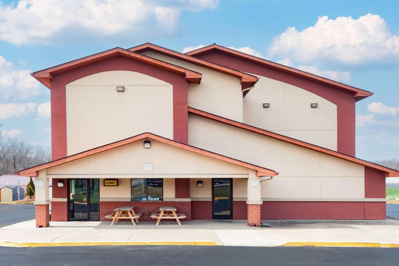 Super 8 By Wyndham Waynesburg Hotel Buitenkant foto