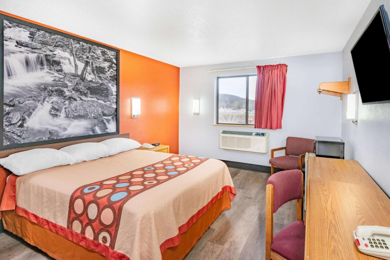 Super 8 By Wyndham Waynesburg Hotel Buitenkant foto