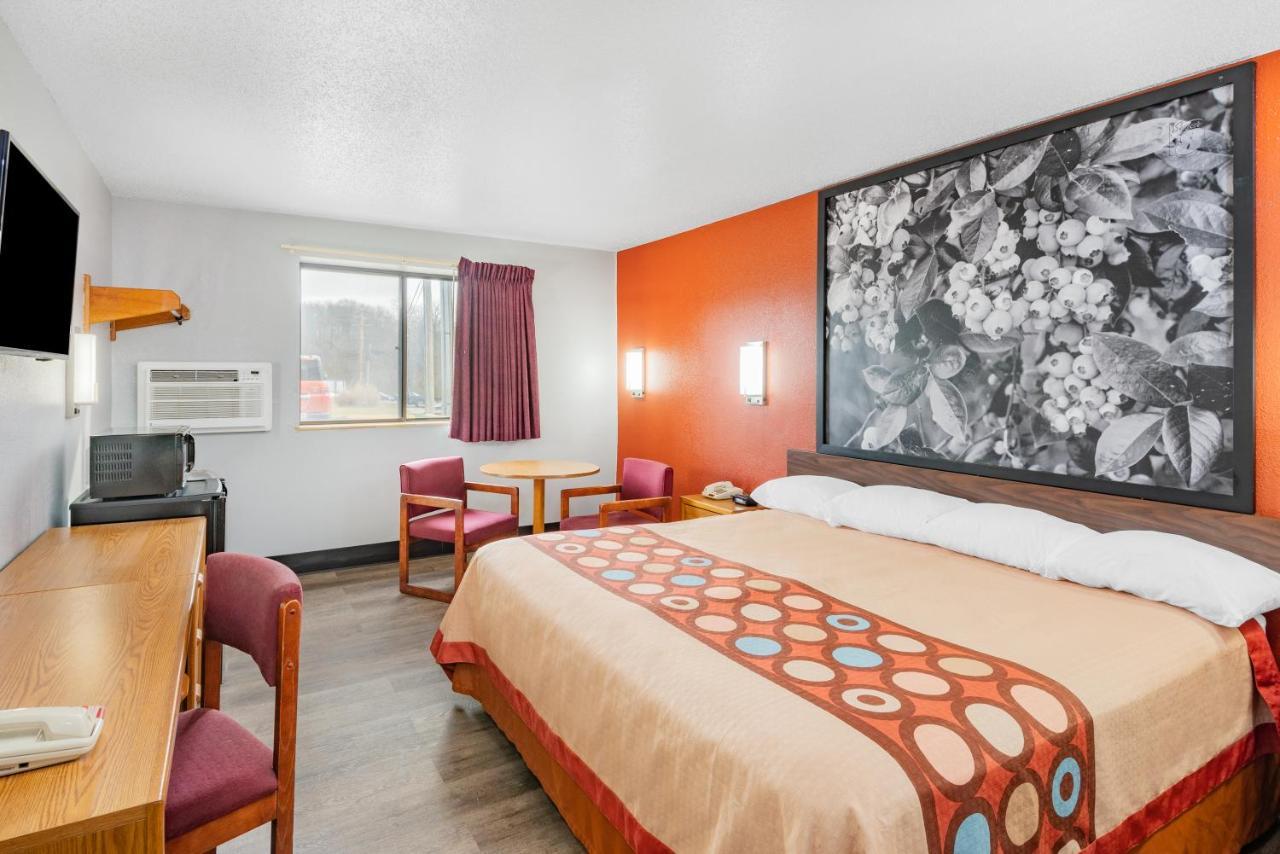 Super 8 By Wyndham Waynesburg Hotel Buitenkant foto