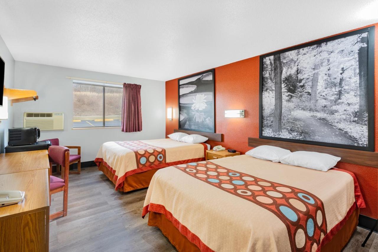Super 8 By Wyndham Waynesburg Hotel Buitenkant foto