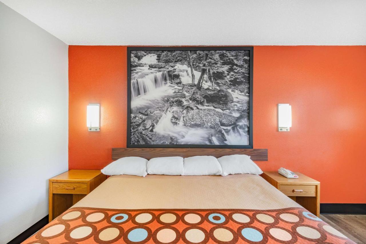 Super 8 By Wyndham Waynesburg Hotel Buitenkant foto