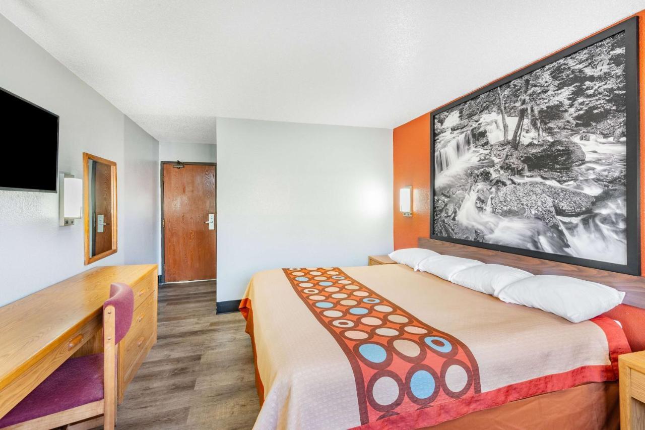 Super 8 By Wyndham Waynesburg Hotel Buitenkant foto